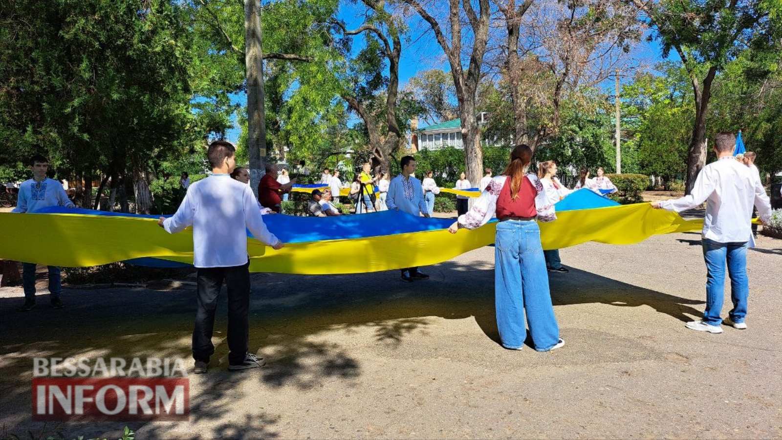 Захоплююча патріотична акція, велопробіг та цікава виставка: як в Аккермані відзначили День Державного Прапора (фото)