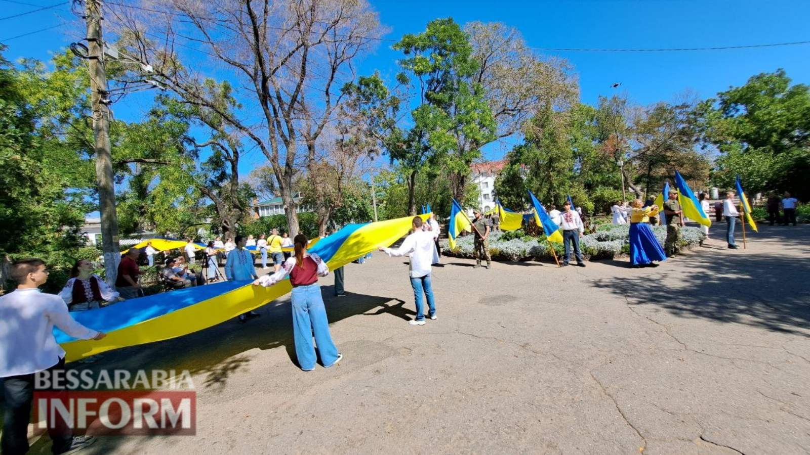 Захоплююча патріотична акція, велопробіг та цікава виставка: як в Аккермані відзначили День Державного Прапора (фото)