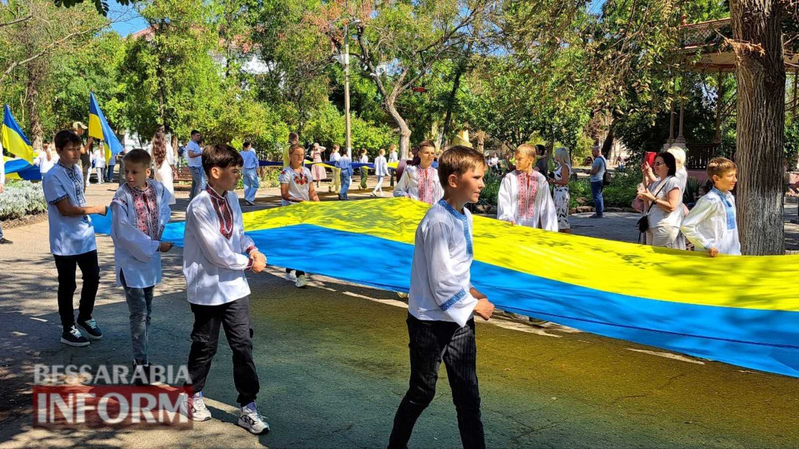 Захоплююча патріотична акція, велопробіг та цікава виставка: як в Аккермані відзначили День Державного Прапора (фото)