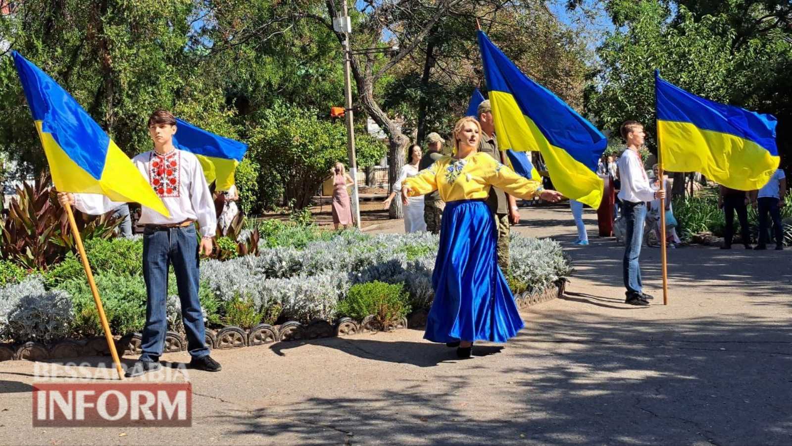 Захоплююча патріотична акція, велопробіг та цікава виставка: як в Аккермані відзначили День Державного Прапора (фото)