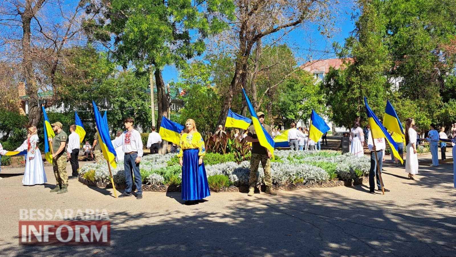 Захоплююча патріотична акція, велопробіг та цікава виставка: як в Аккермані відзначили День Державного Прапора (фото)