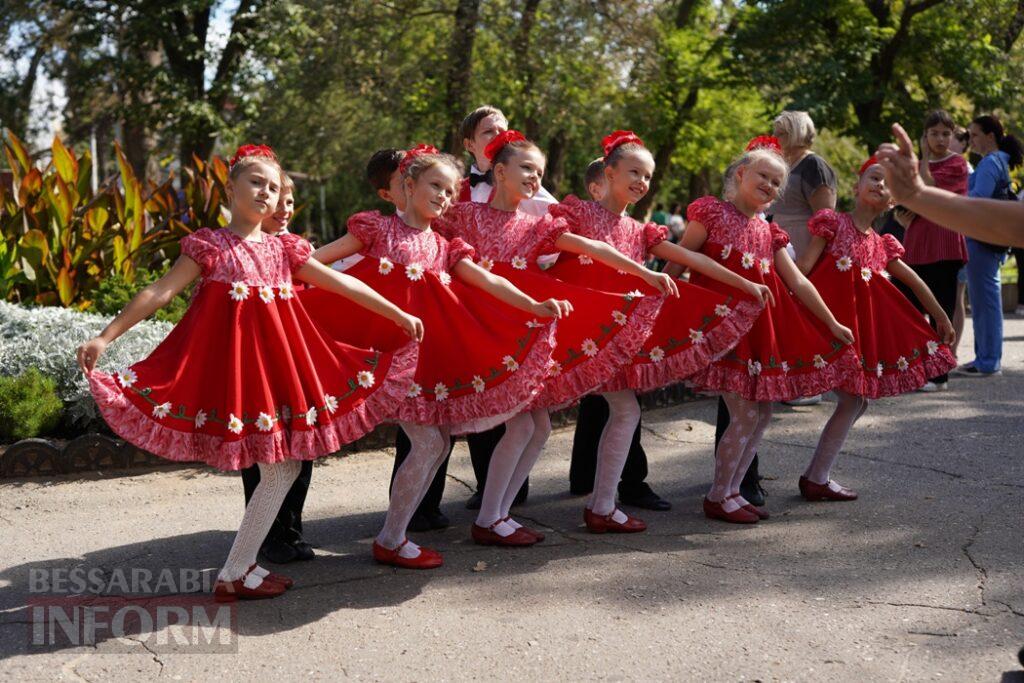 В Аккермані відбулася творча толока "Всі свої": під час благодійного заходу зібрали понад 175 тисяч гривень на РЕБ для захисників