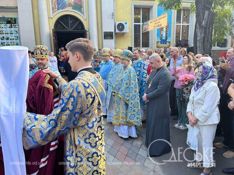 Святкова служба в одеському соборі, духовенство