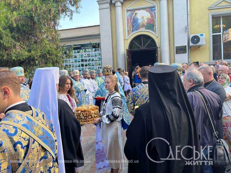 Святкова служба в одеському соборі, Єпіфаній