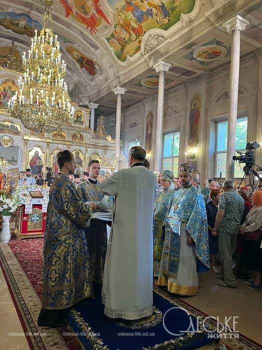 Святкова служба в одеському соборі, візит митрополита