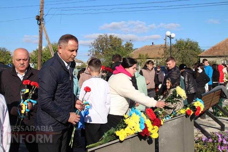 Без права на забуття: в Залізничному Болградської громади відкрили Алею Слави на честь загиблих героїв-земляків