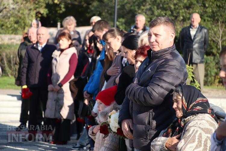 Без права на забуття: в Залізничному Болградської громади відкрили Алею Слави на честь загиблих героїв-земляків