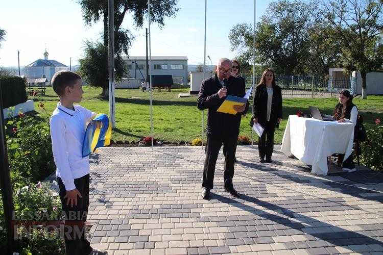 Без права на забуття: в Залізничному Болградської громади відкрили Алею Слави на честь загиблих героїв-земляків