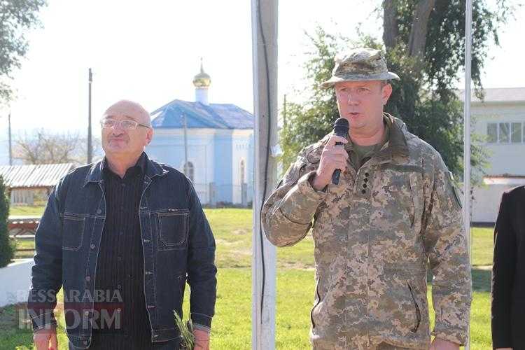 Без права на забуття: в Залізничному Болградської громади відкрили Алею Слави на честь загиблих героїв-земляків