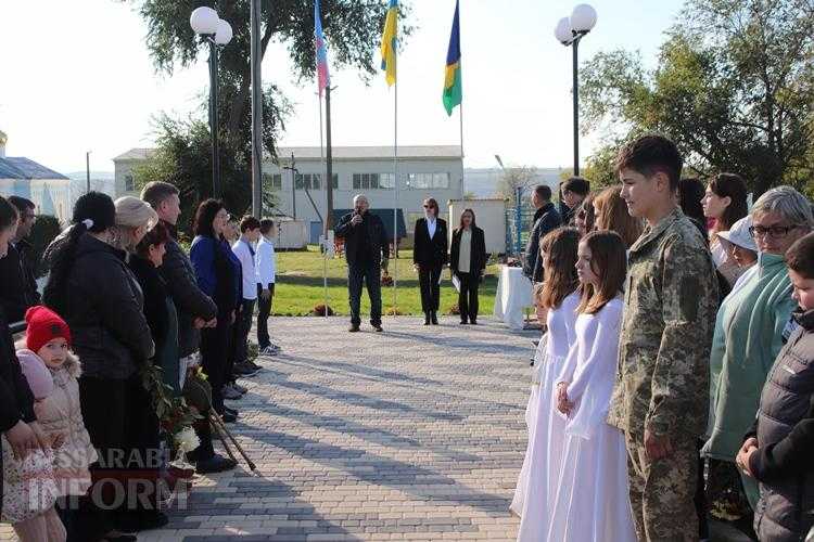 Без права на забуття: в Залізничному Болградської громади відкрили Алею Слави на честь загиблих героїв-земляків