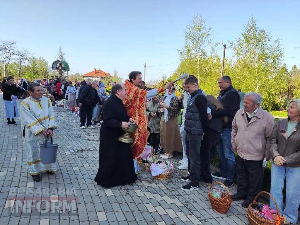 Світло Пасхи у Болграді: молитви за мир і надія на повернення захисників
