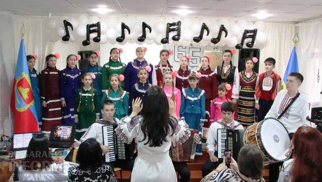 Болградська музична школа відзначила 65-річний шлях до сердець