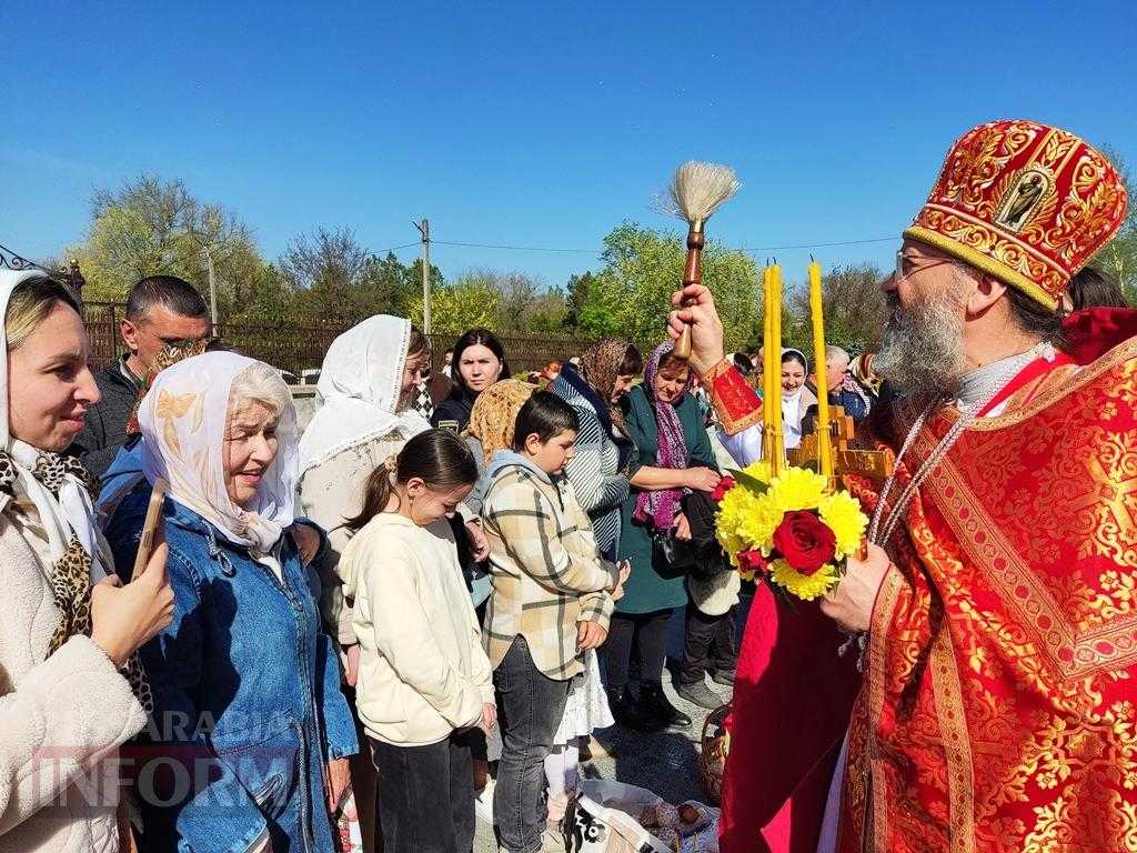Світло Пасхи у Болграді: молитви за мир і надія на повернення захисників