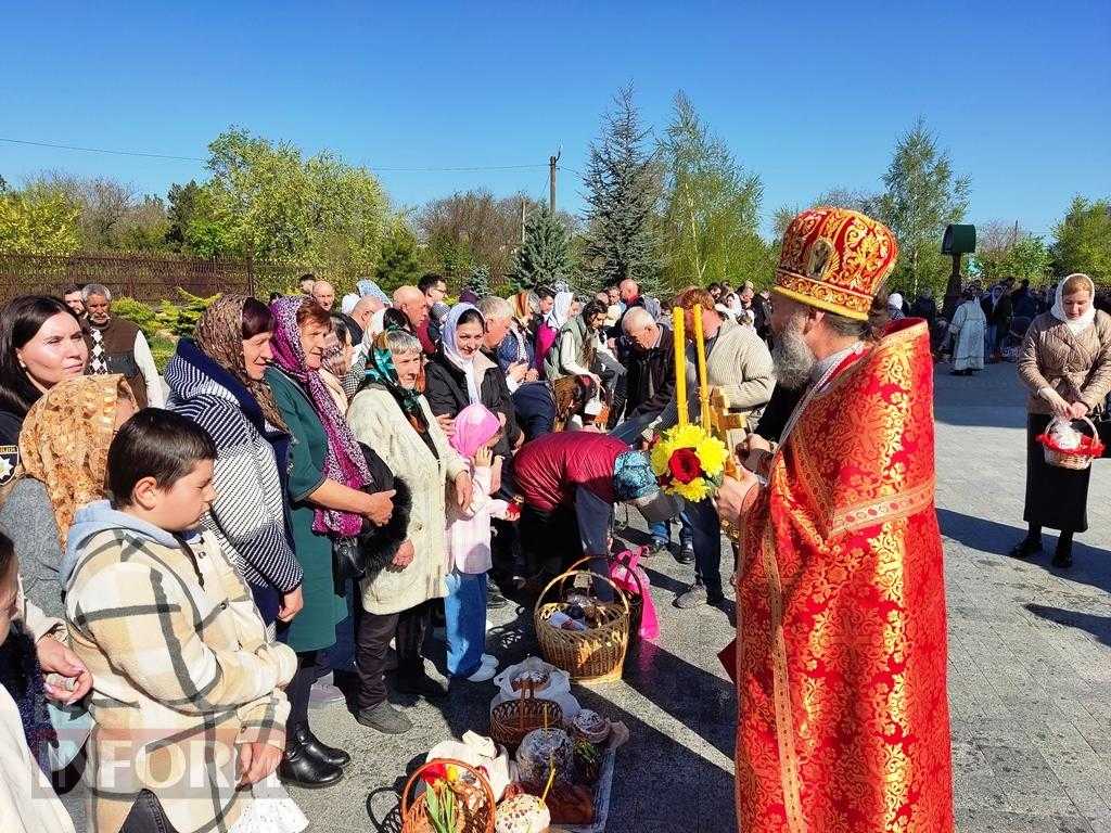 Світло Пасхи у Болграді: молитви за мир і надія на повернення захисників