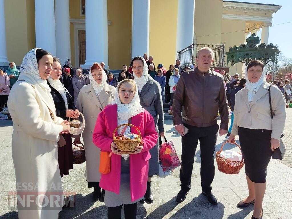 Світло Пасхи у Болграді: молитви за мир і надія на повернення захисників