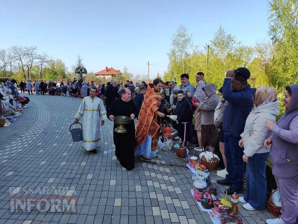 Світло Пасхи у Болграді: молитви за мир і надія на повернення захисників