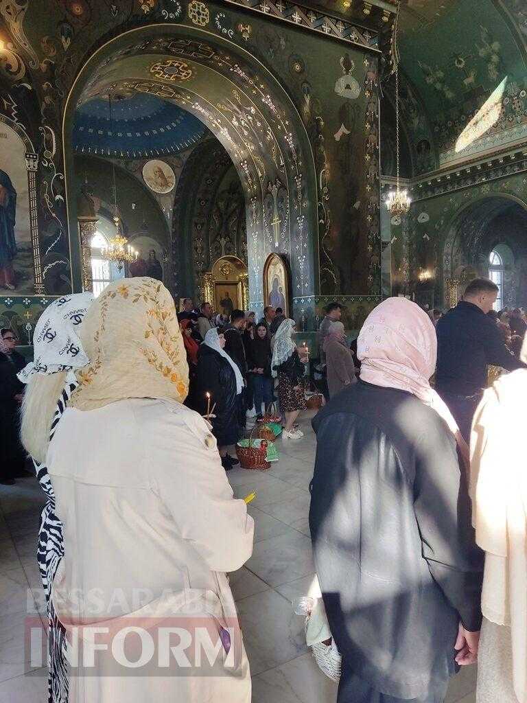 Світло Пасхи у Болграді: молитви за мир і надія на повернення захисників