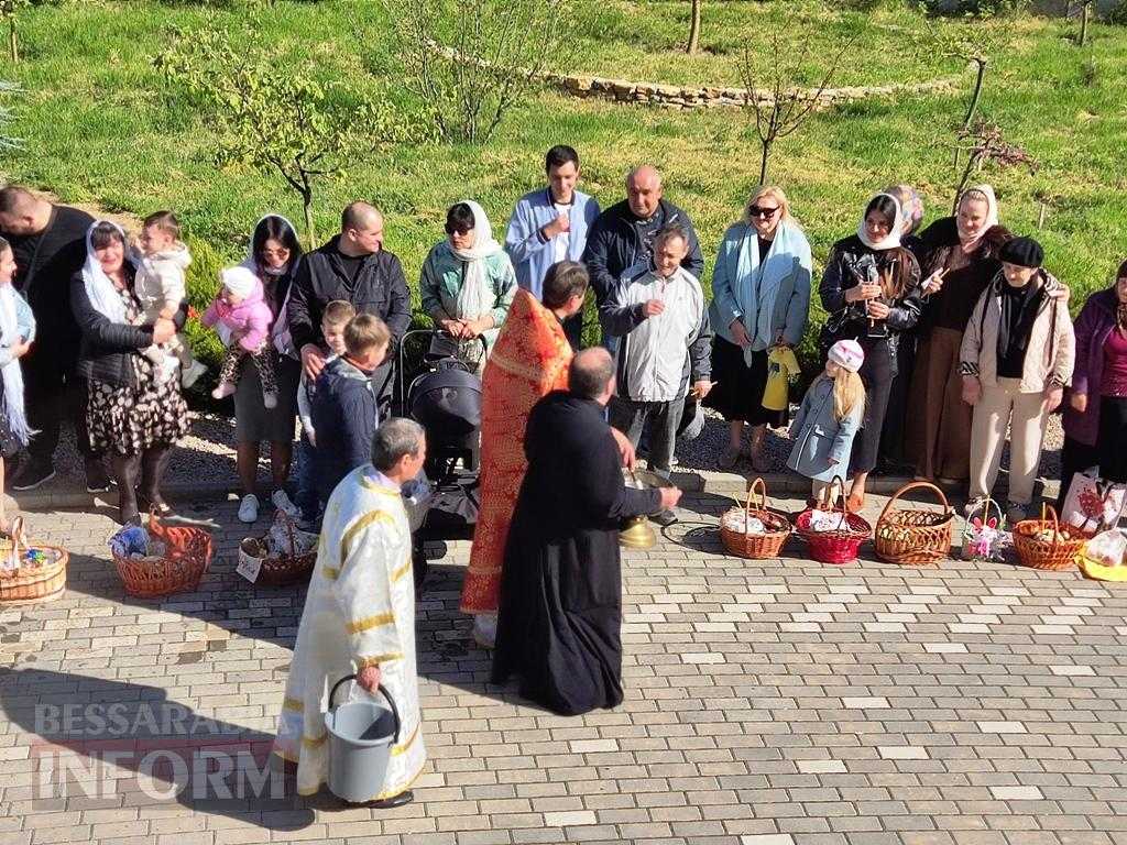 Світло Пасхи у Болграді: молитви за мир і надія на повернення захисників