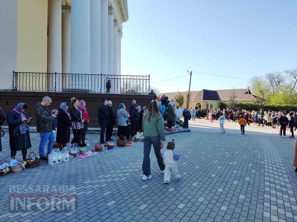 Світло Пасхи у Болграді: молитви за мир і надія на повернення захисників
