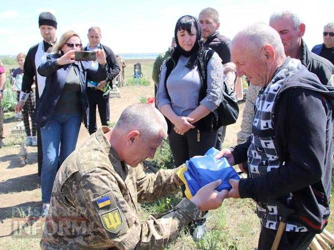 В Болградській громаді провели в останню путь Захисника Валентина Булгару