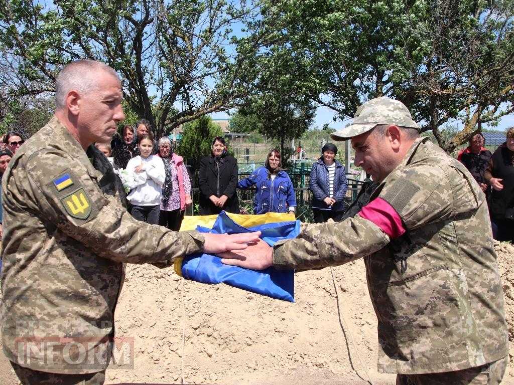В Болградській громаді провели в останню путь Захисника Валентина Булгару