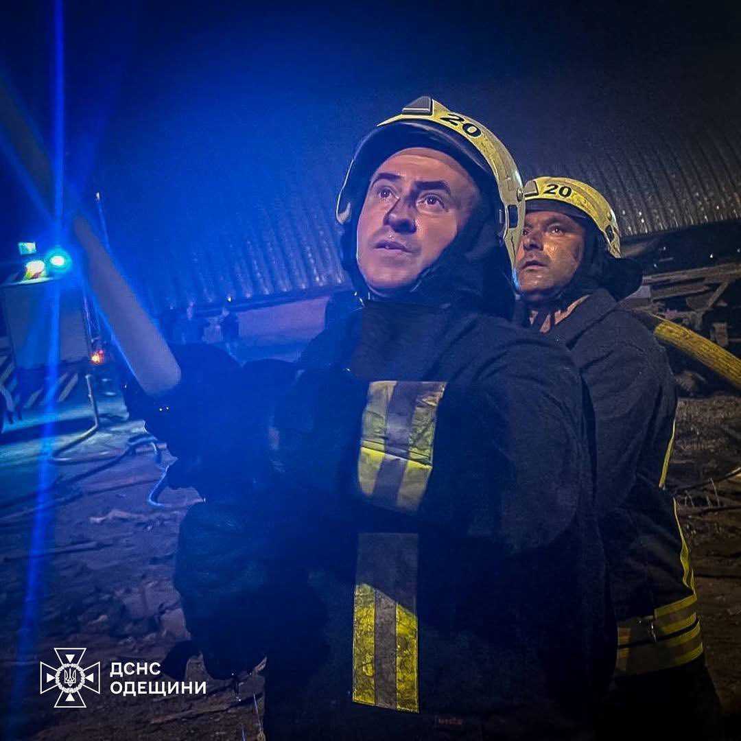 П'ятнадцять років рятує життя: вогнеборець з Ізмаїла отримав високу нагороду