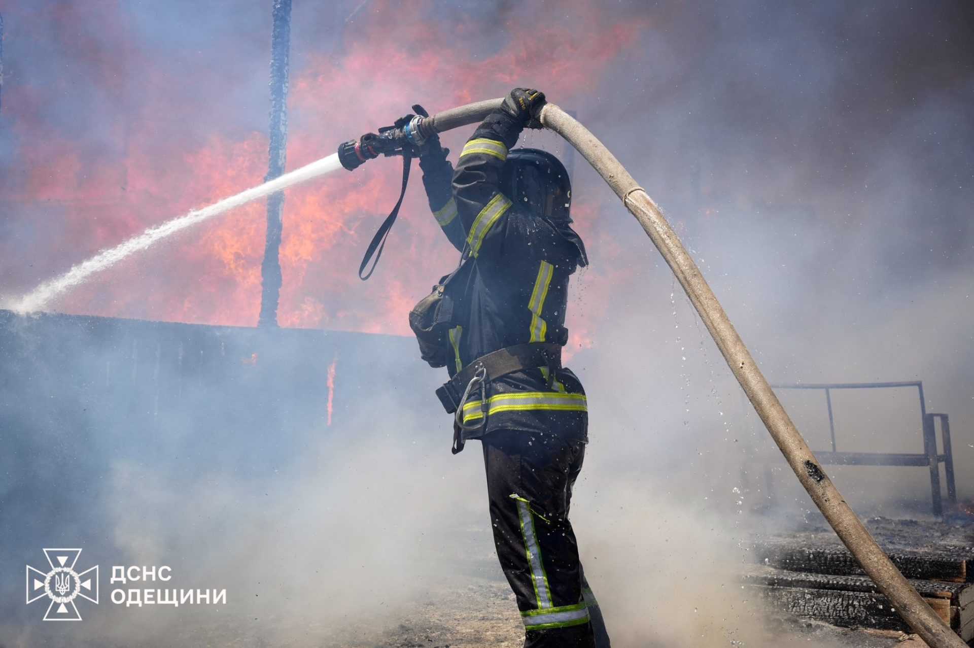 На Одещині повністю вигоріла база відпочинку