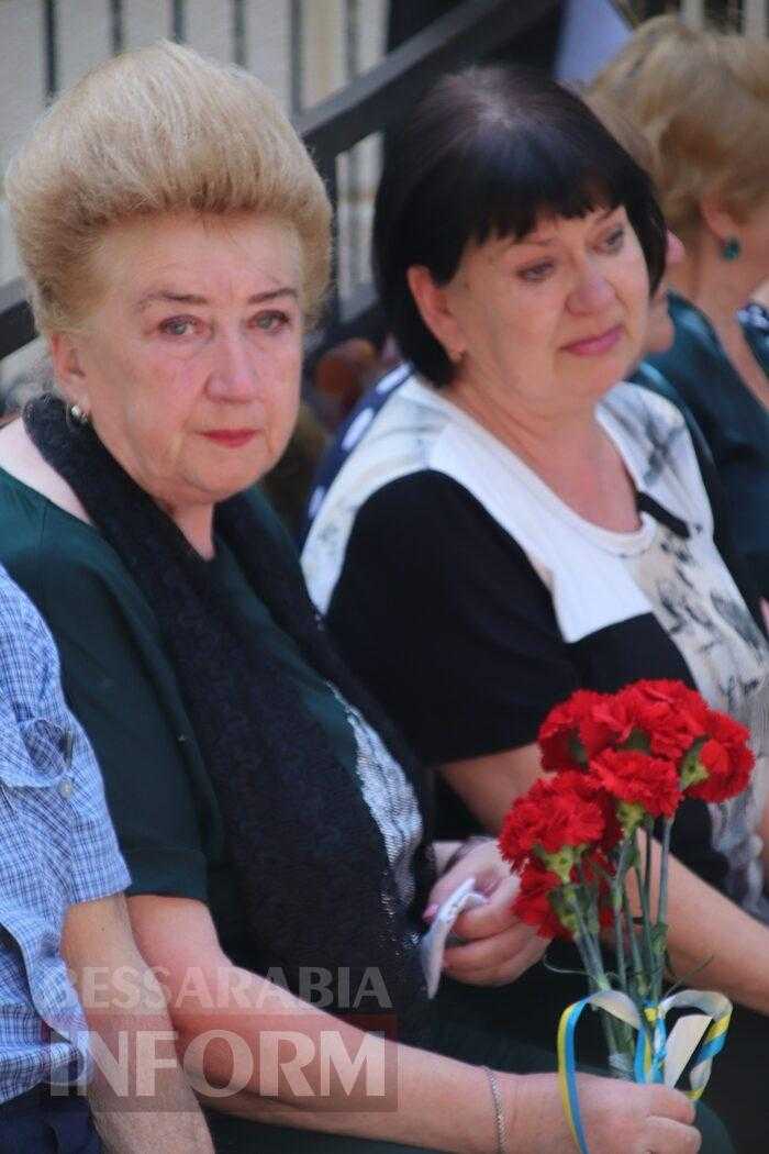 Його ім’я назавжди в серці гімназії: в Болграді відкрили меморіальну дошку Захиснику Олександру Шамшуріну