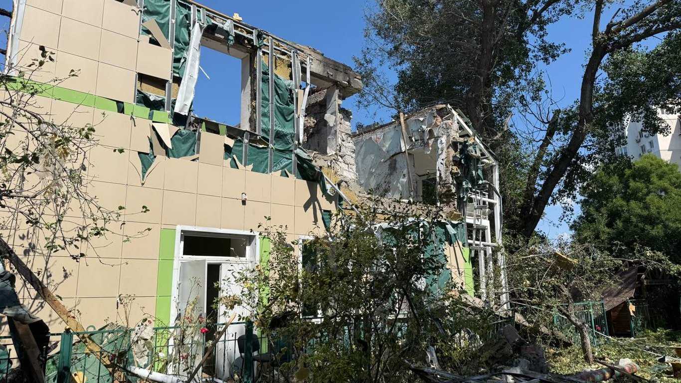 Який  вигляд має інклюзивний центр в Одесі після обстрілу — фото