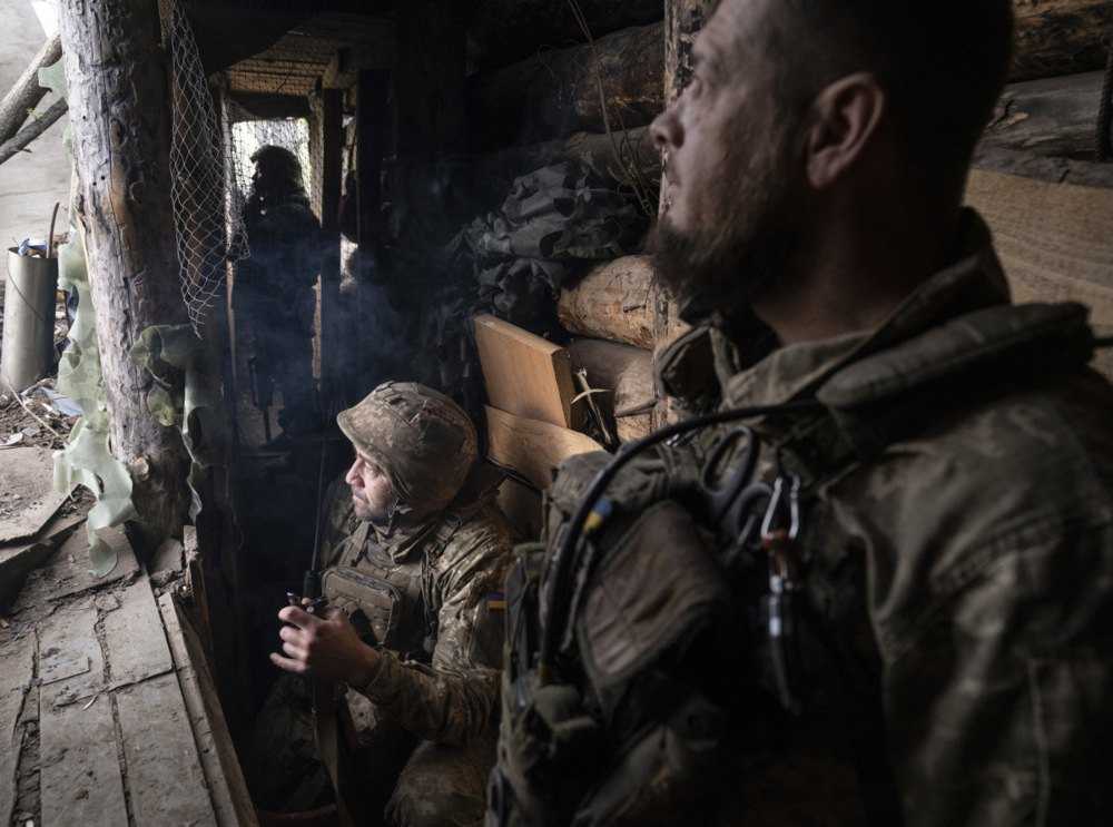 Бійці 93-ї ОМБр на вогневих позиціях поблизу Костянтинівки, Донецька обл., 24 квітня 2025 року.