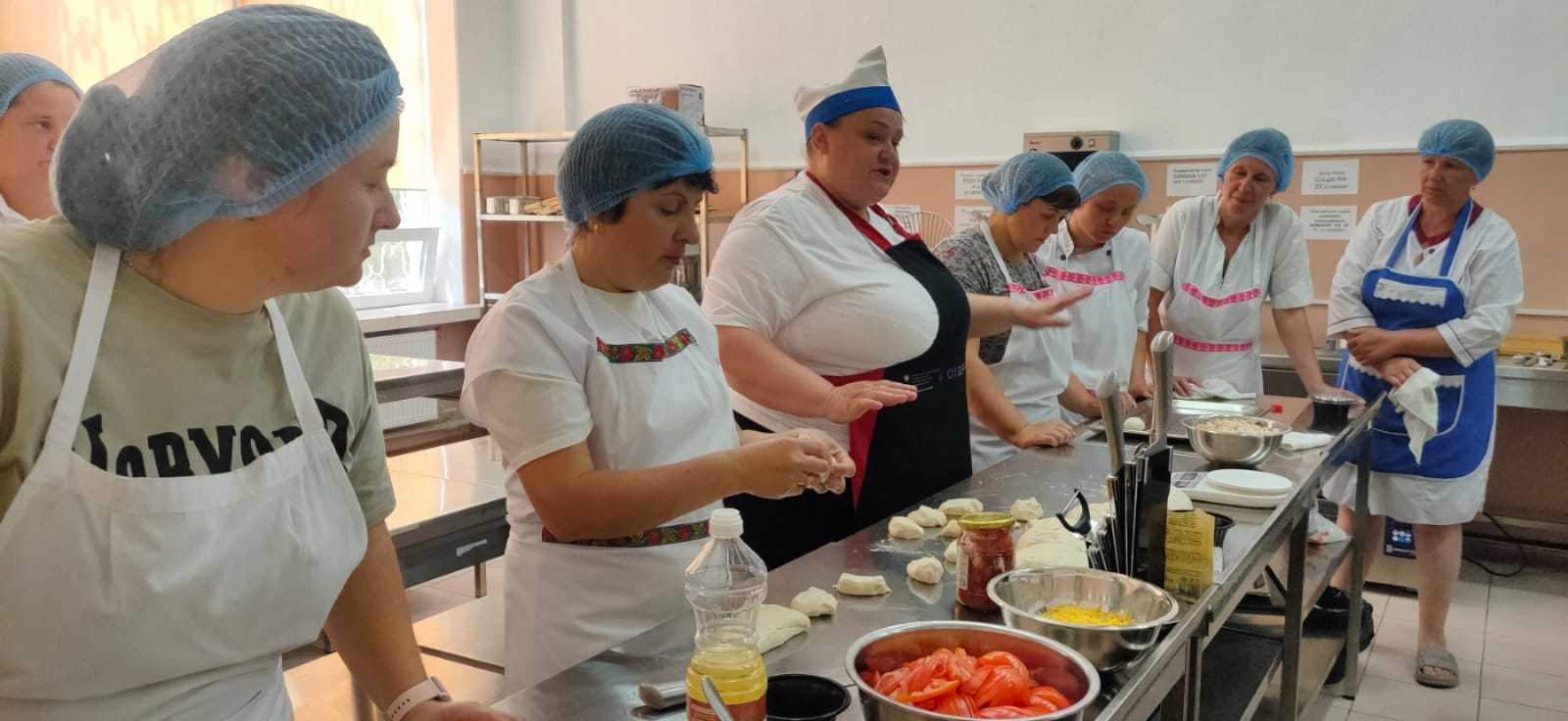 З новими знаннями та натхненням: кухарі Суворовської громади пройшли курси підвищення кваліфікації