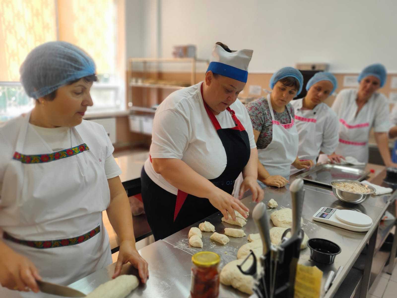 З новими знаннями та натхненням: кухарі Суворовської громади пройшли курси підвищення кваліфікації