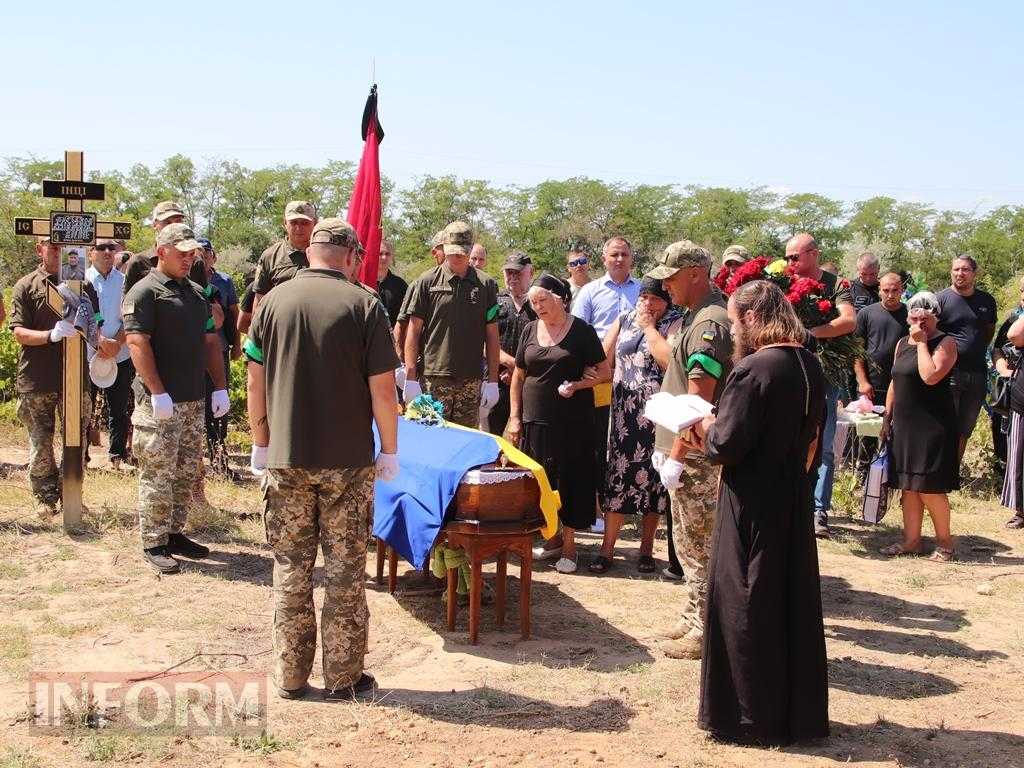 «Сашко з нами, поки ми пам’ятаємо»: Болград провів в останню путь свого захисника Олександра Бур’янова