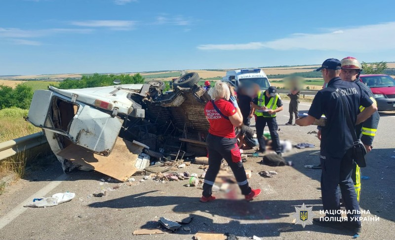 Київ-Одеса: Жахлива ДТП, маршрутка проти вантажівки, жертви.