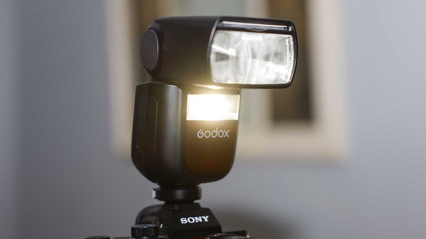 Накамерний спалах Godox V860IIIF