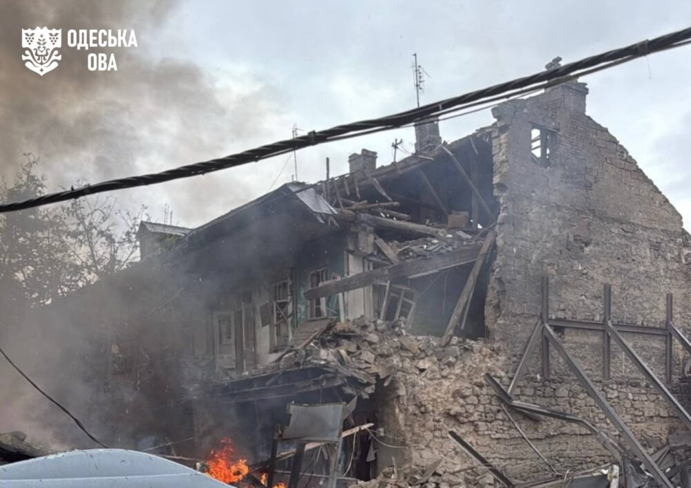 Одеса: РФ вдарила по житловому будинку – двоє постраждалих. Оновлення.