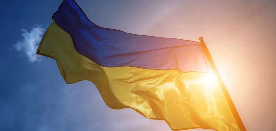 Прапори на замовлення: як обрати матеріал, розмір та не помилитися з виробником