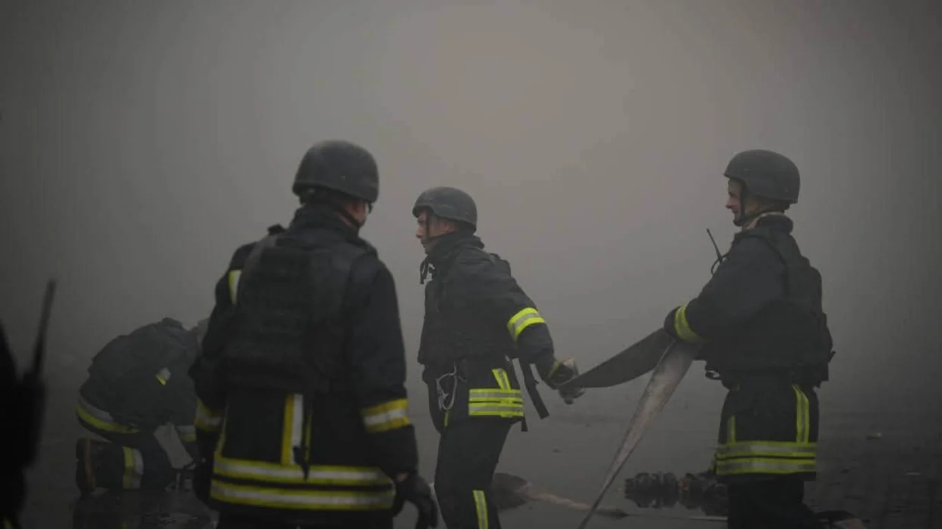 Удар по Одещині: росіяни атакували рятувальників під час виконання службових обов'язків.
