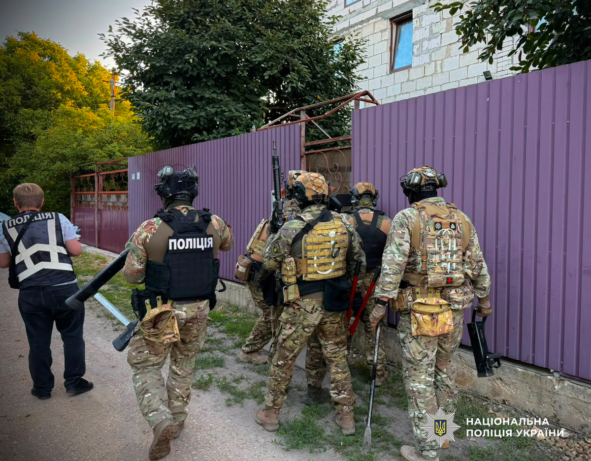Одеса: напад у балаклавах на подружжя.