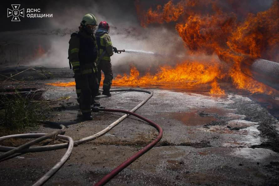 Одеса: удар РФ по лікарні й коледжу – є поранені