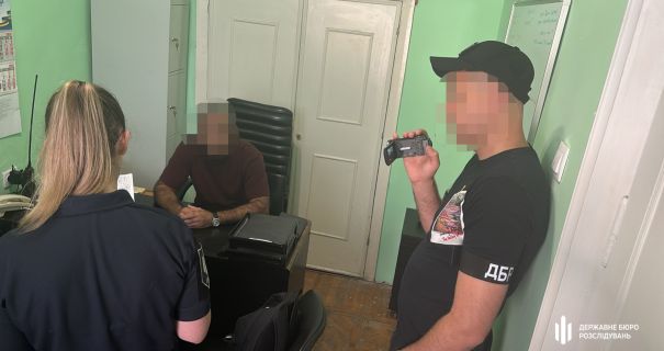 Одещина: заступнику комбата загрожує до 12 років за незаконні бойові виплати на 700 тисяч гривень.