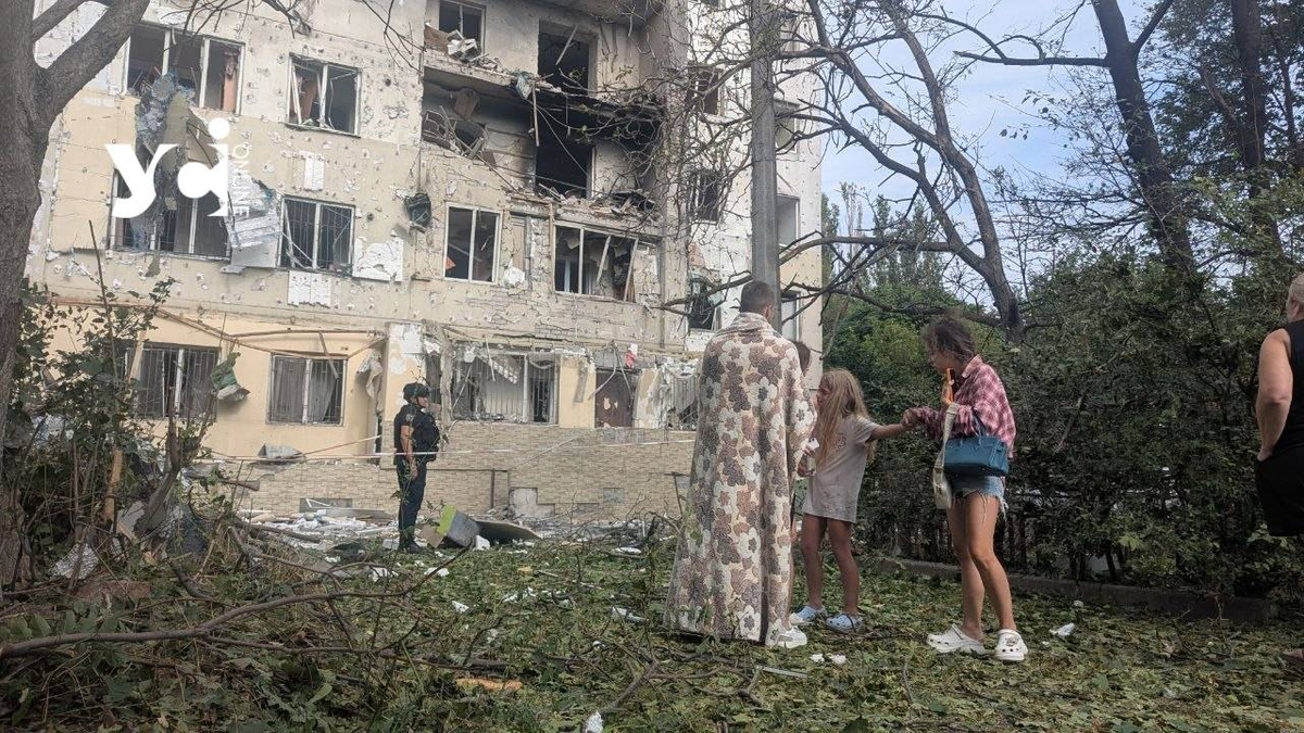 Одещина під ударом: руйнування будинків та складів.