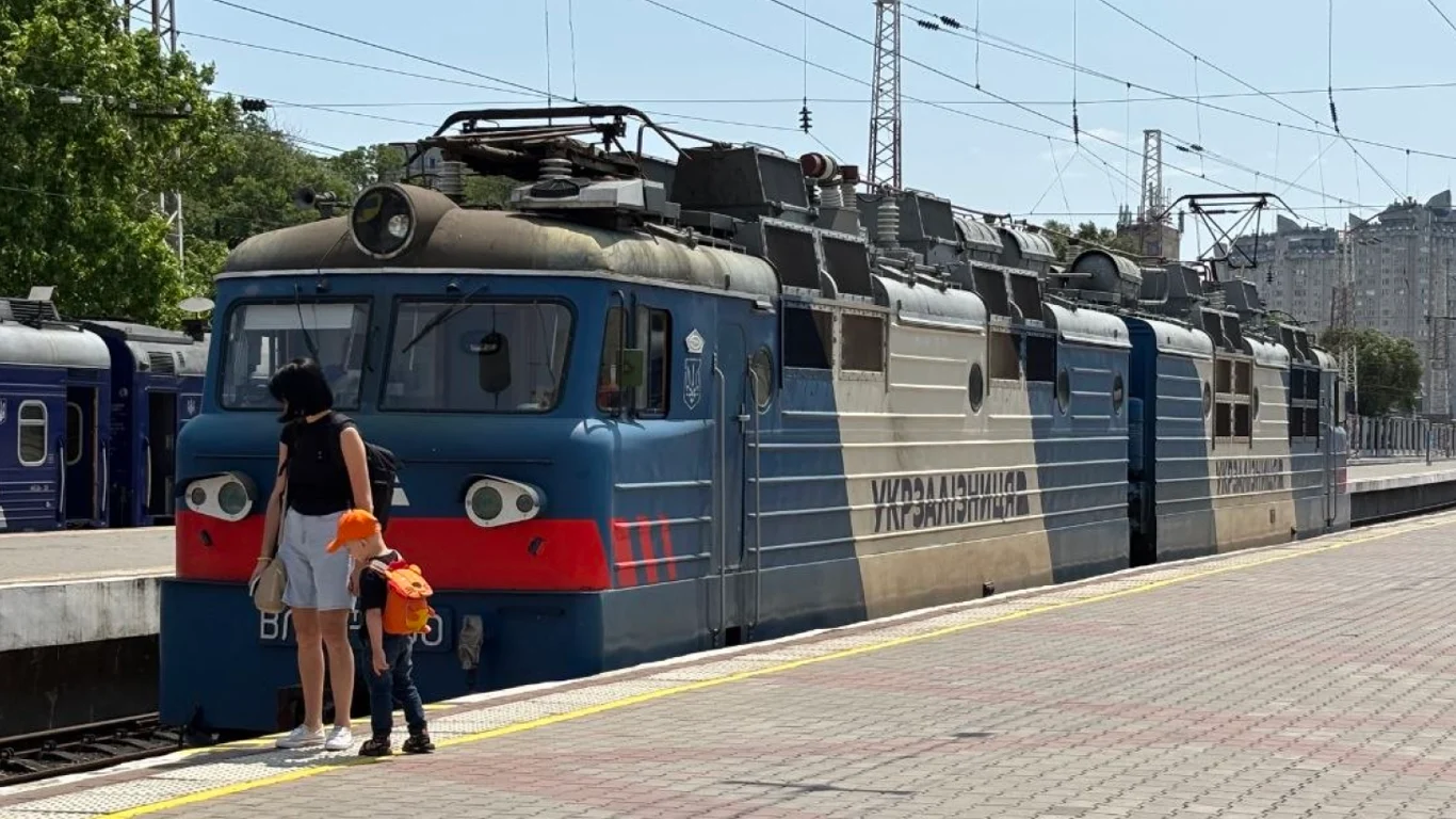 Одещина: Повернення приміських поїздів після зняття обмежень.