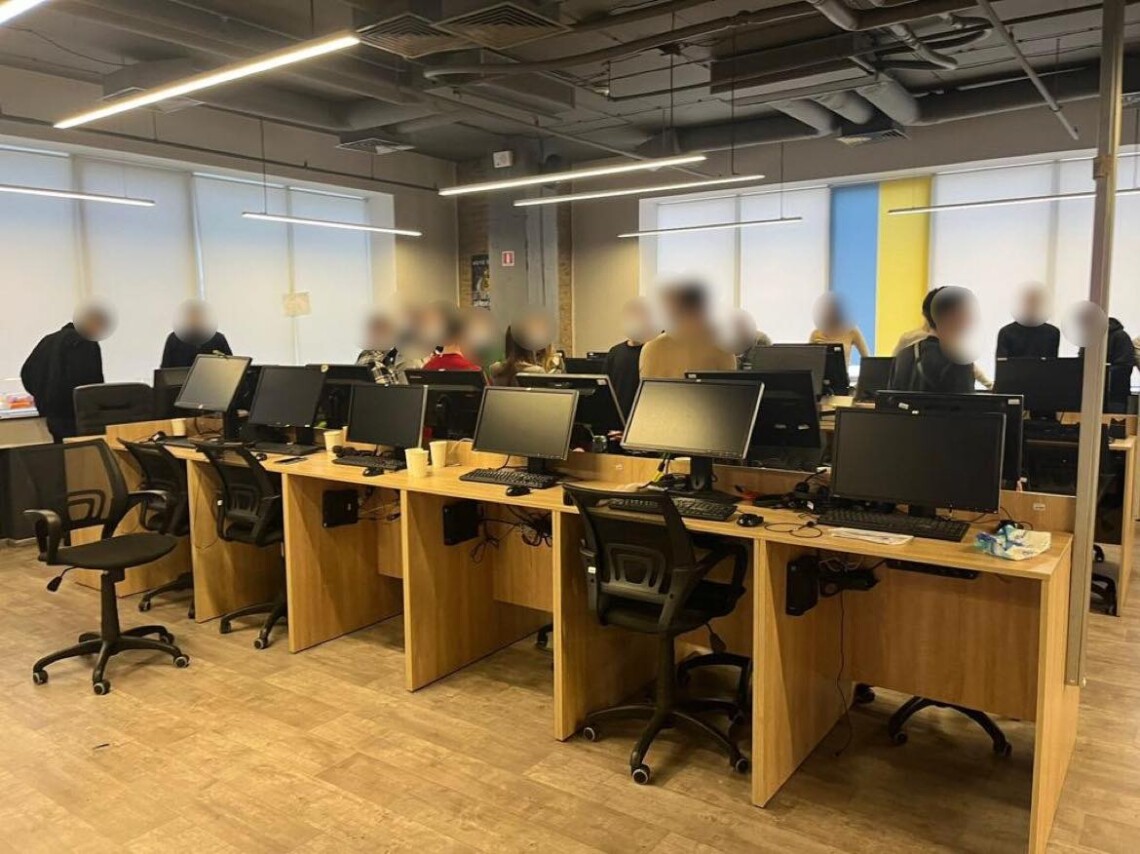 Одещина в топі: щодня нові жертви шахрайських кол-центрів. Розслідування тривають.