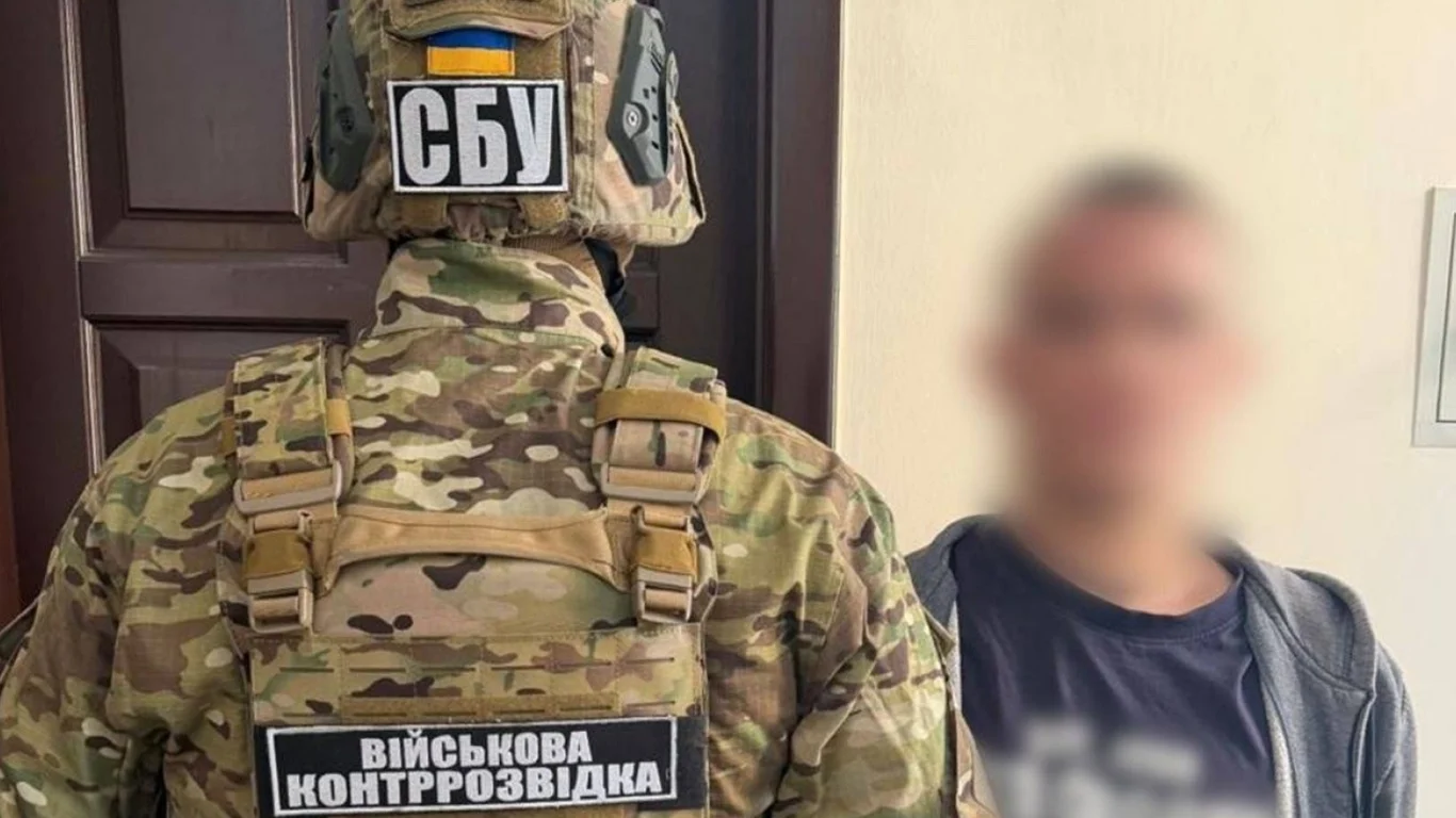 Одеса: Шпигун з GPS-трекерами на бензовозах затриманий