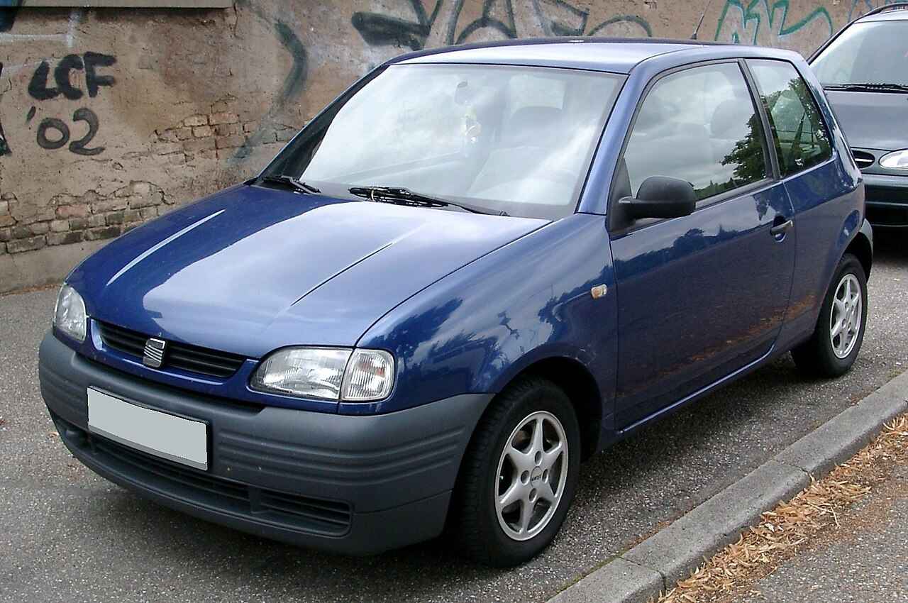 SEAT Arosa на підйомнику