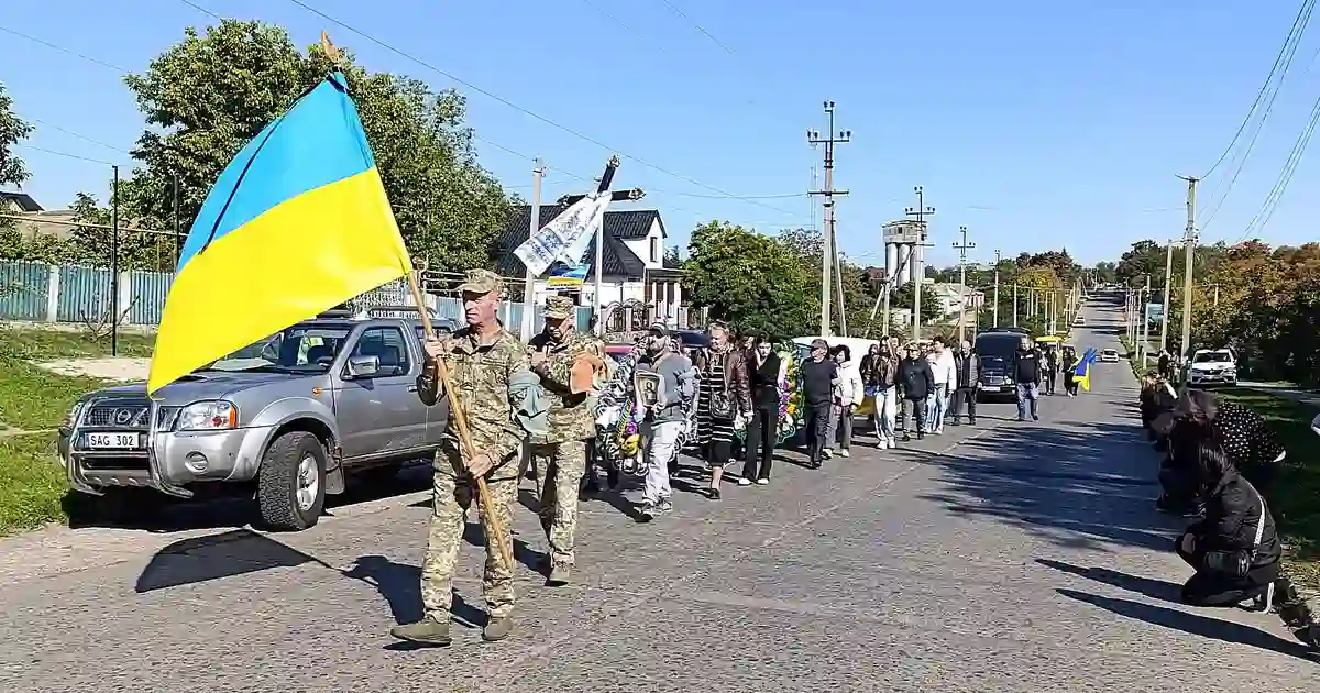 "Золота сотня Любашівщини: три світлі зорі, що згасли на щиті"